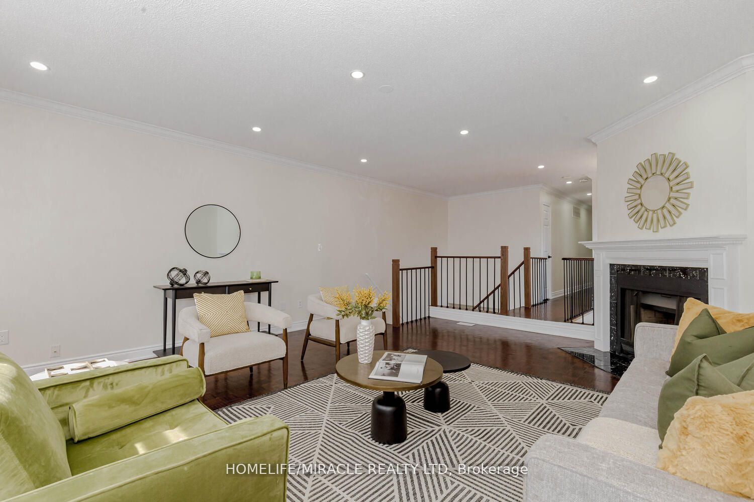 44 Leatherhead Crt