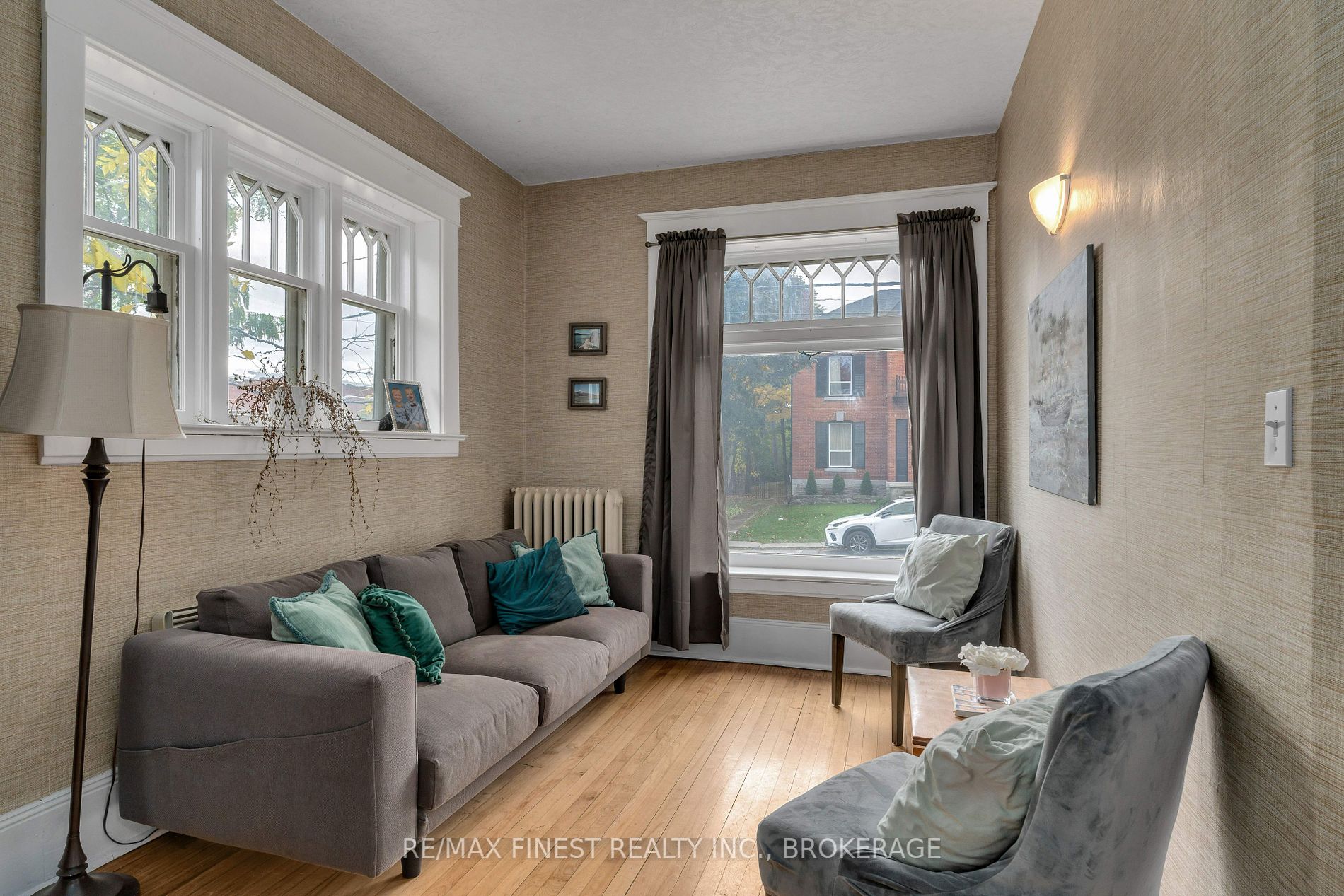 127 Robert St
