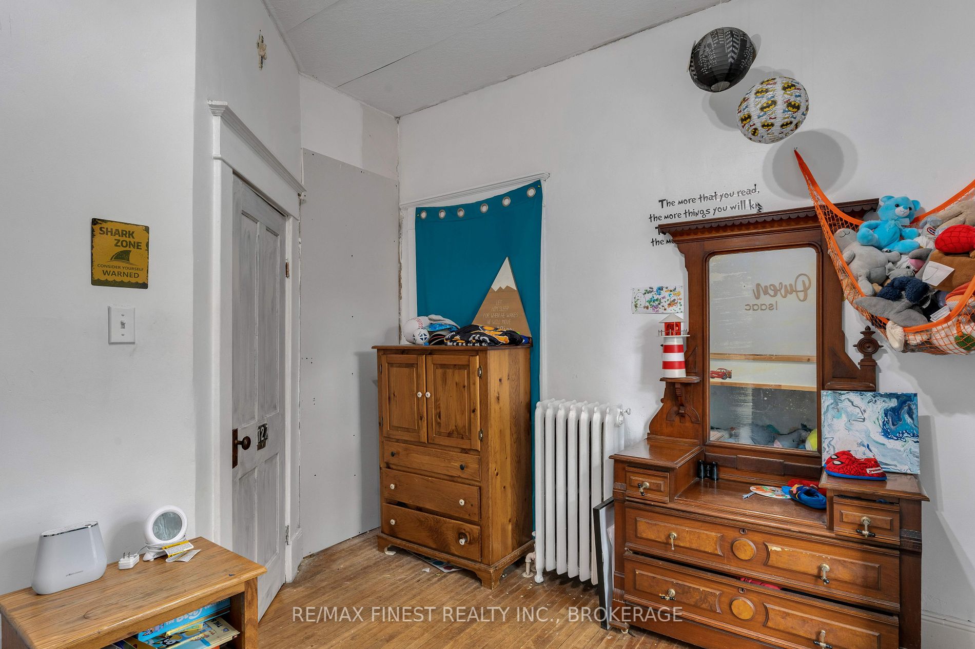 127 Robert St