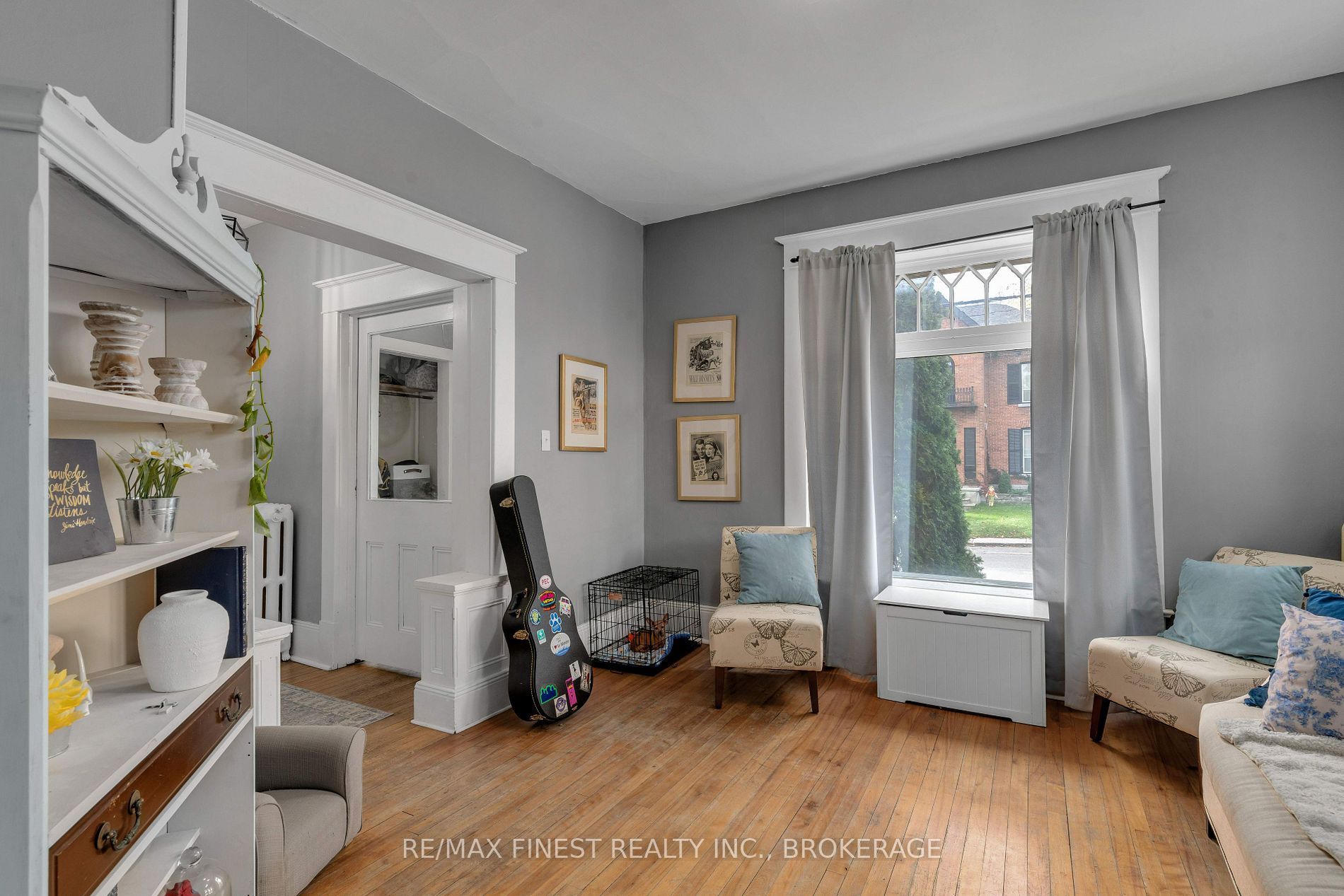 127 Robert St