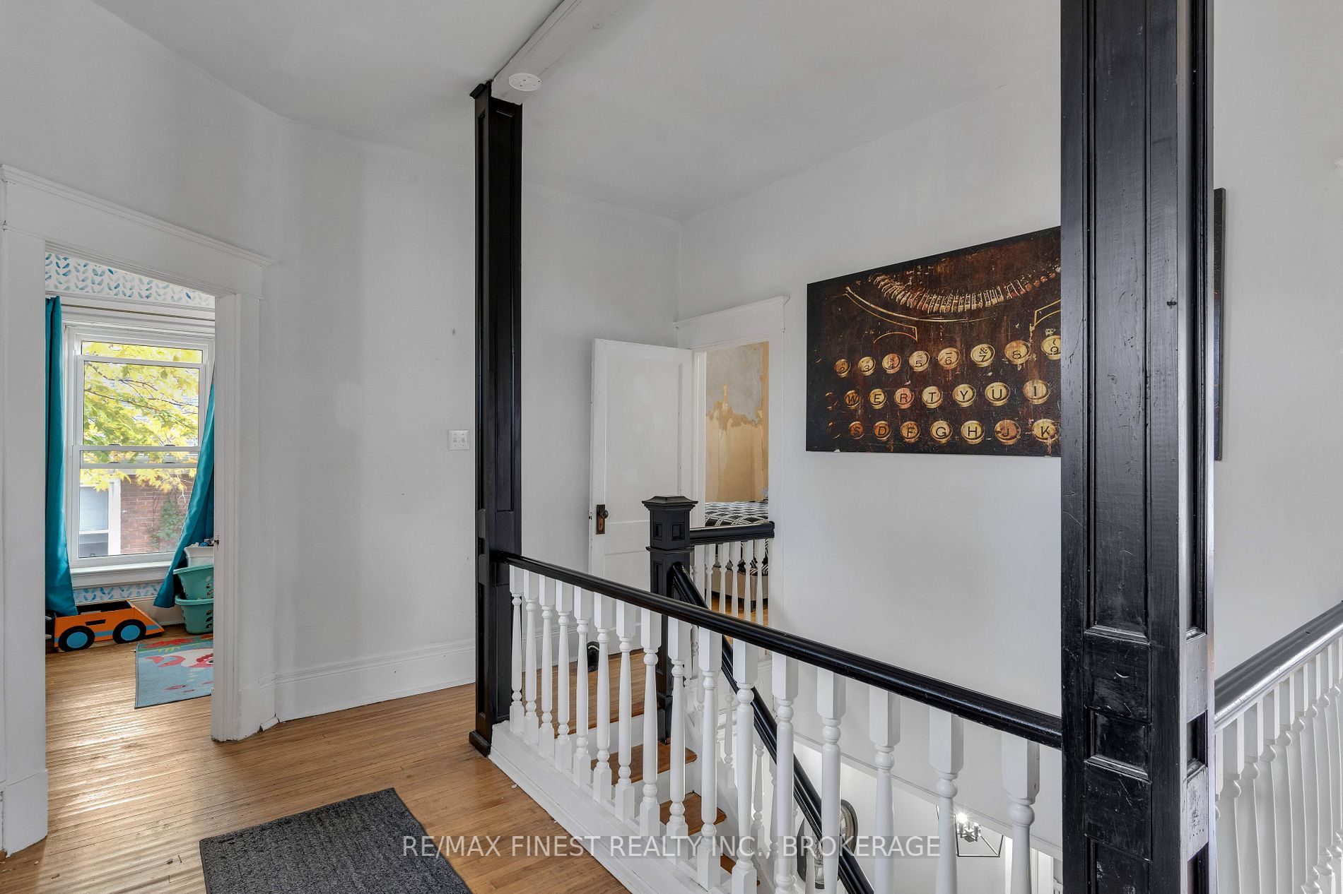 127 Robert St