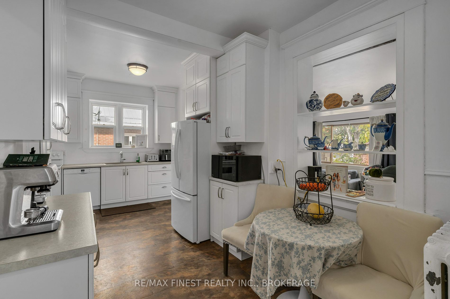 127 Robert St