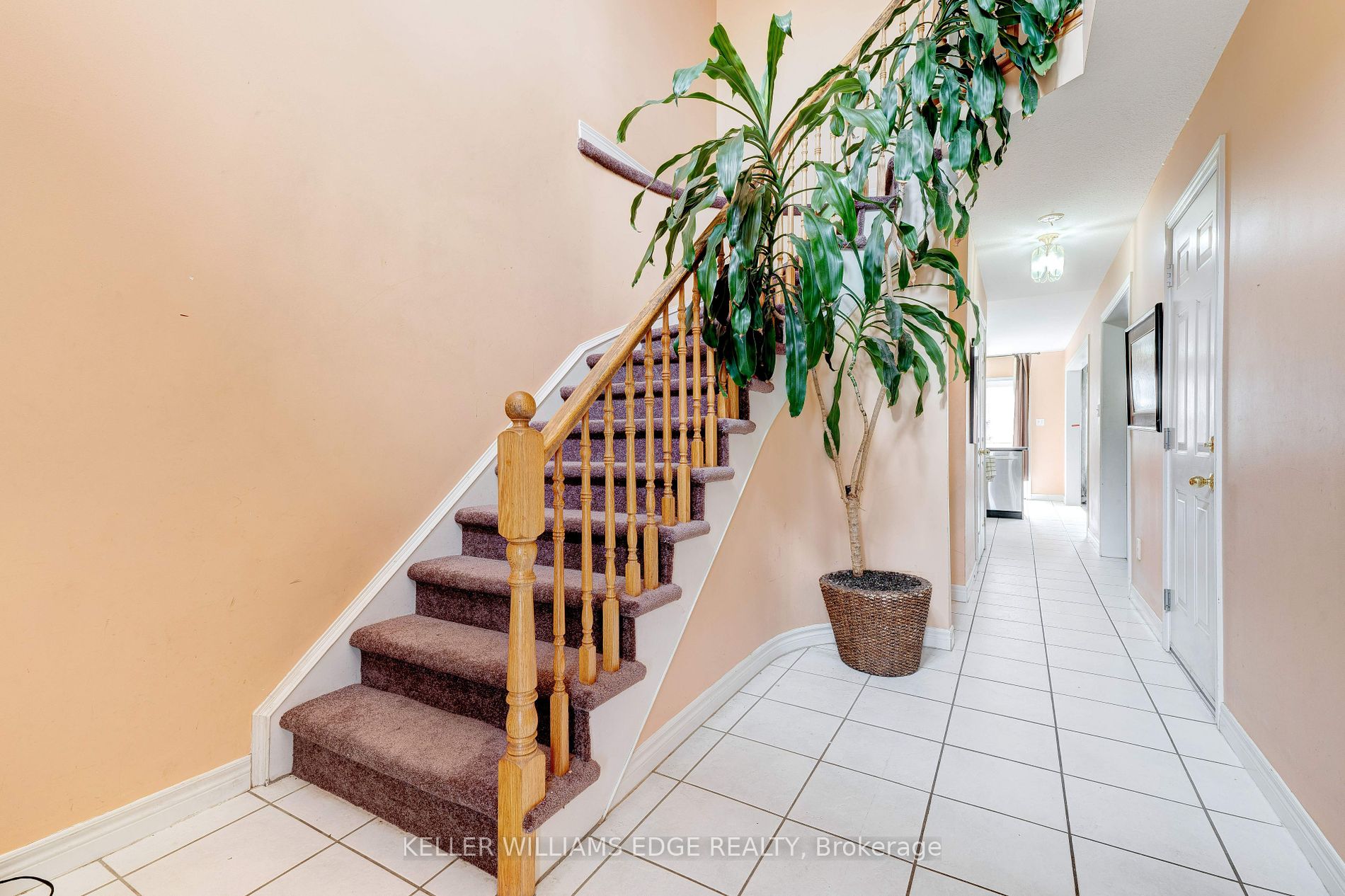 120 Peachwood Cres