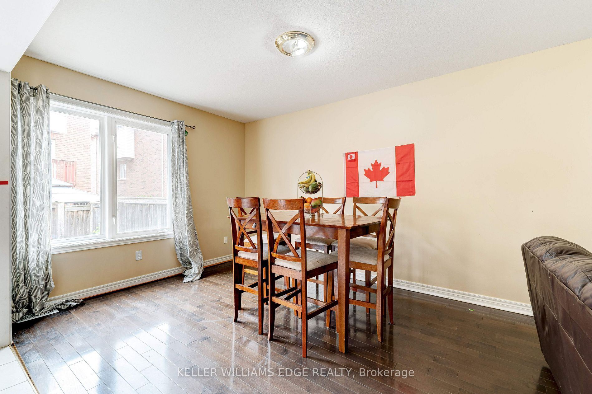 120 Peachwood Cres