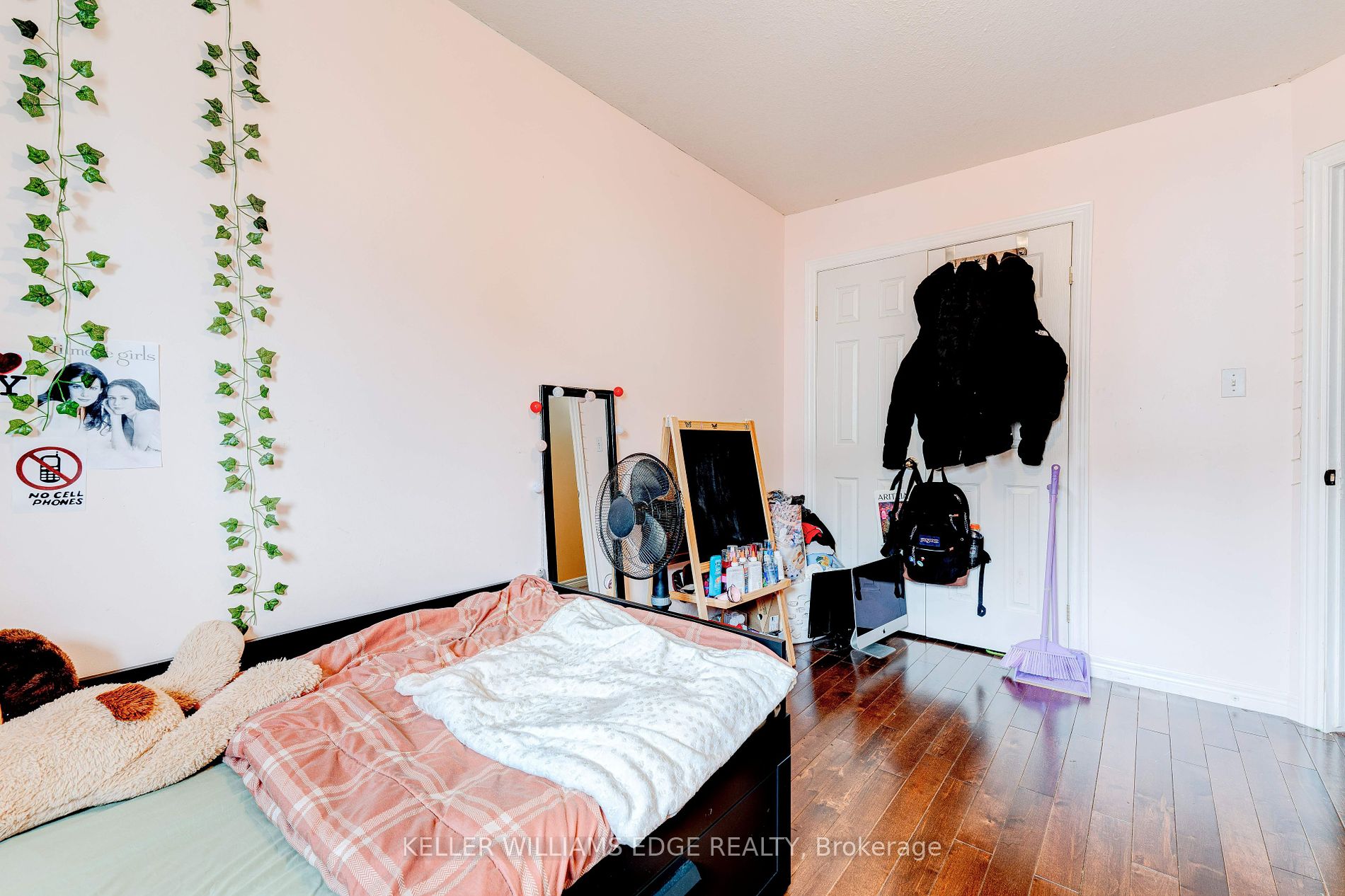 120 Peachwood Cres
