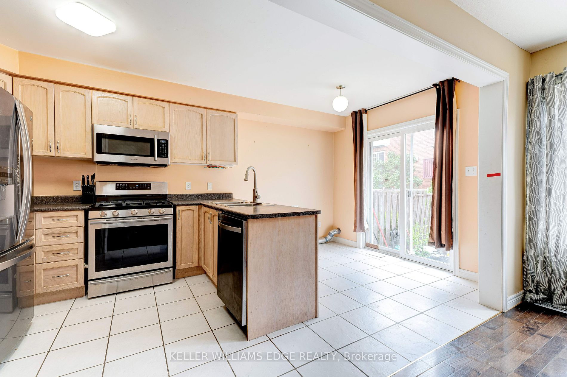 120 Peachwood Cres