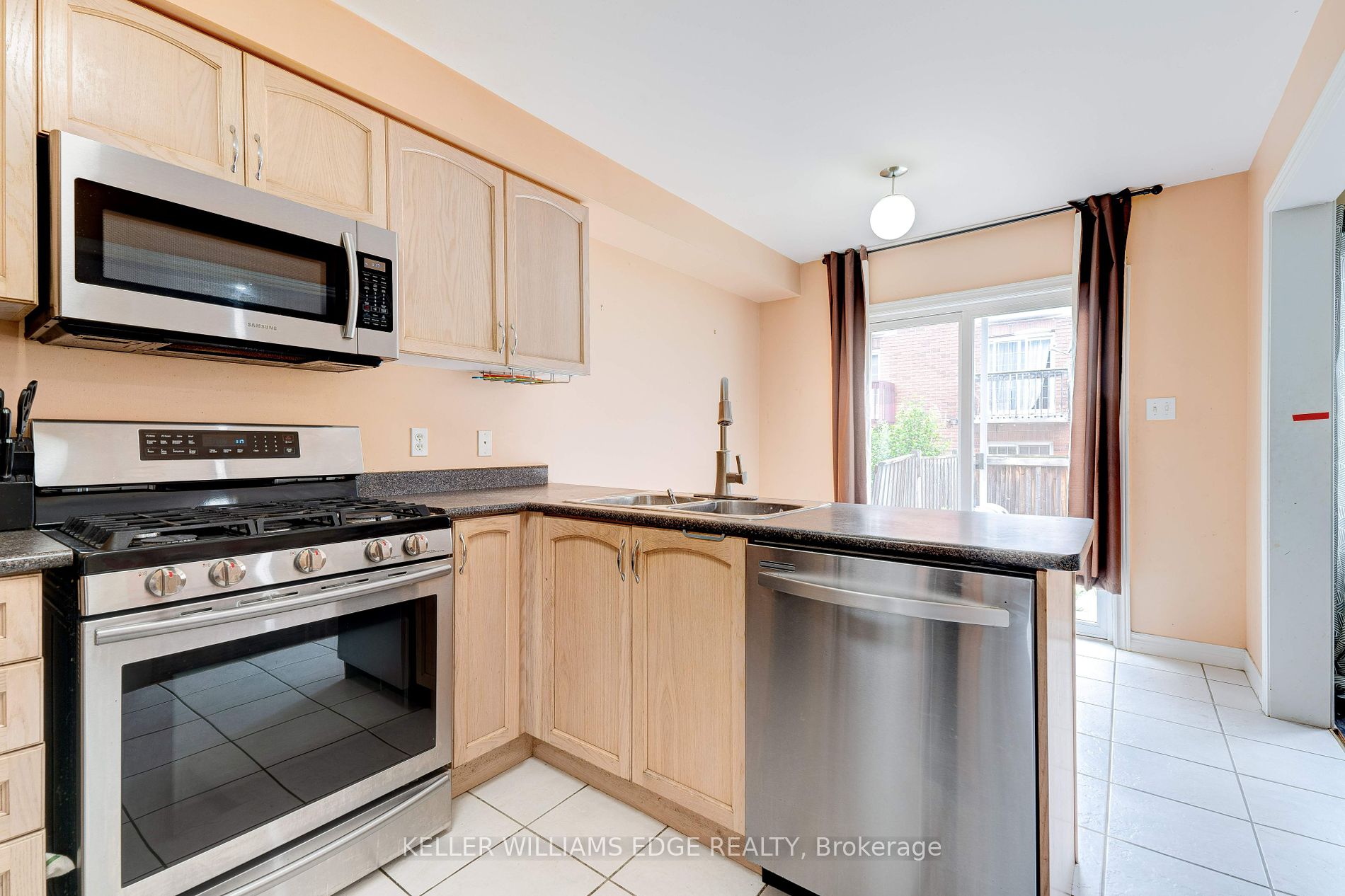 120 Peachwood Cres