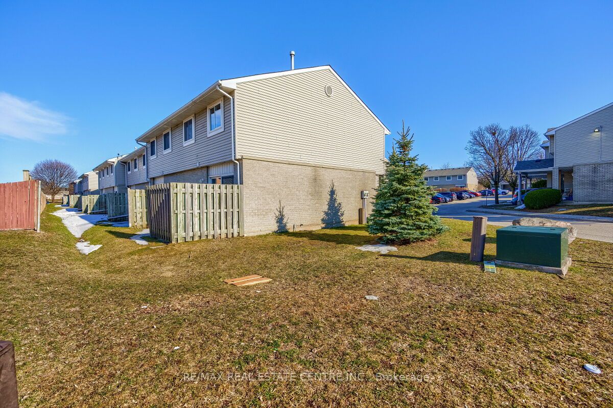 125 Sekura Cres, #1