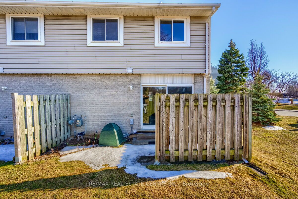 125 Sekura Cres, #1