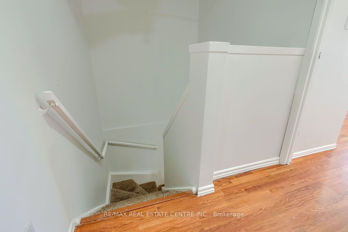 125 Sekura Cres, #1