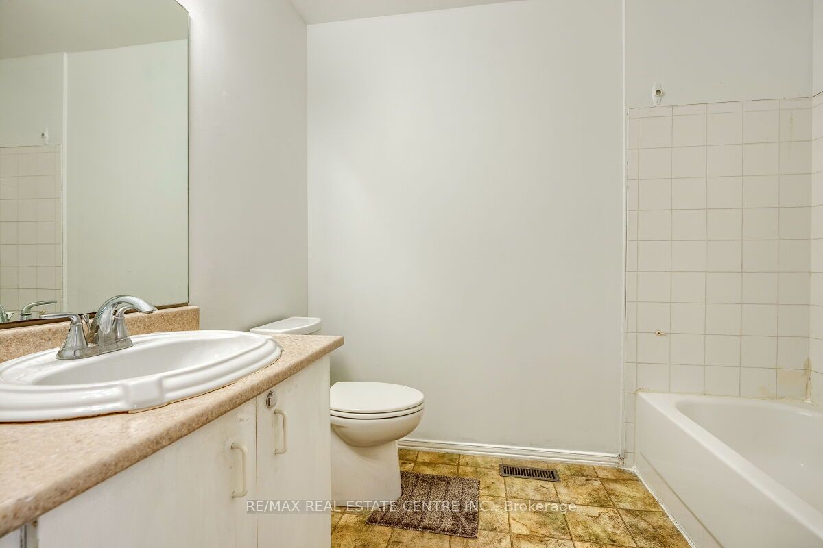 125 Sekura Cres, #1
