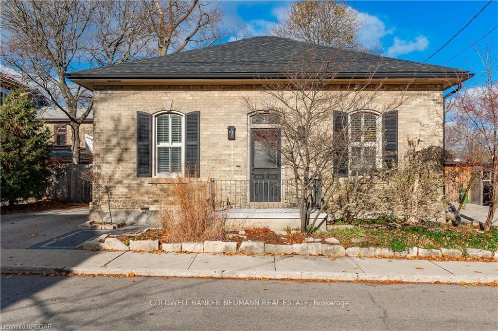 10 Kerr St