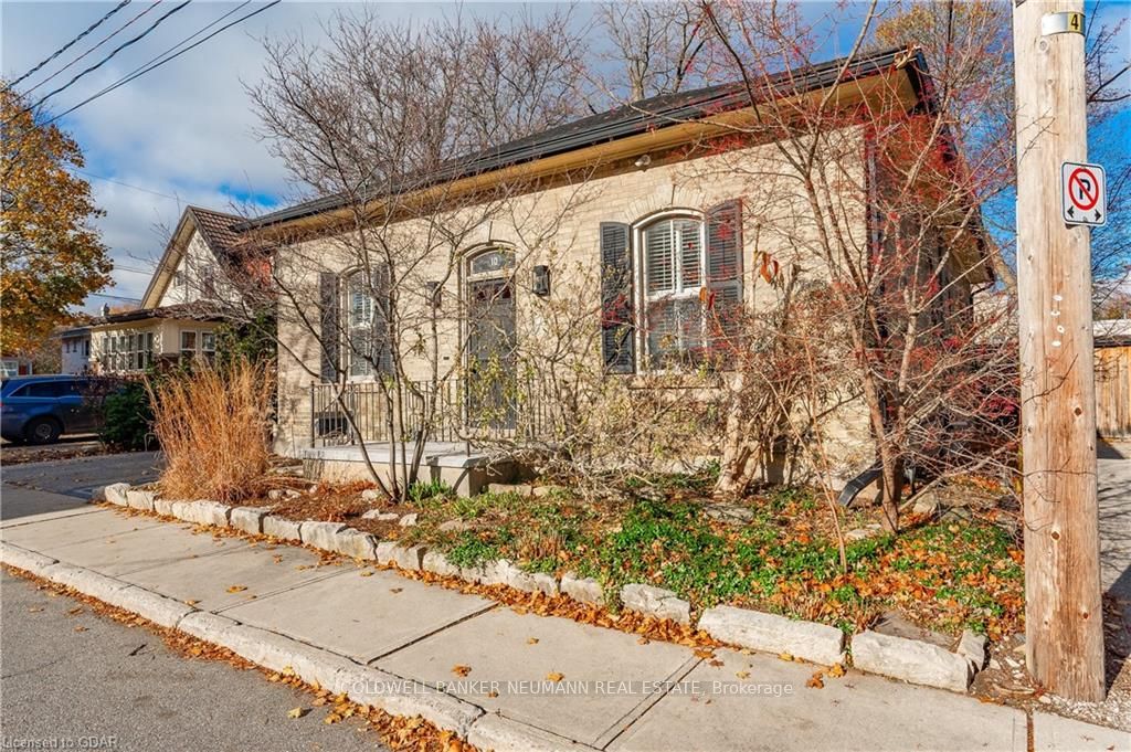 10 Kerr St