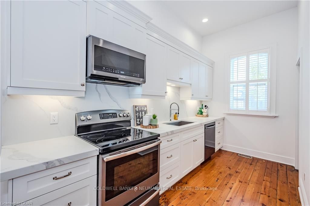 10 Kerr St