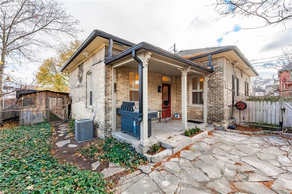 10 Kerr St