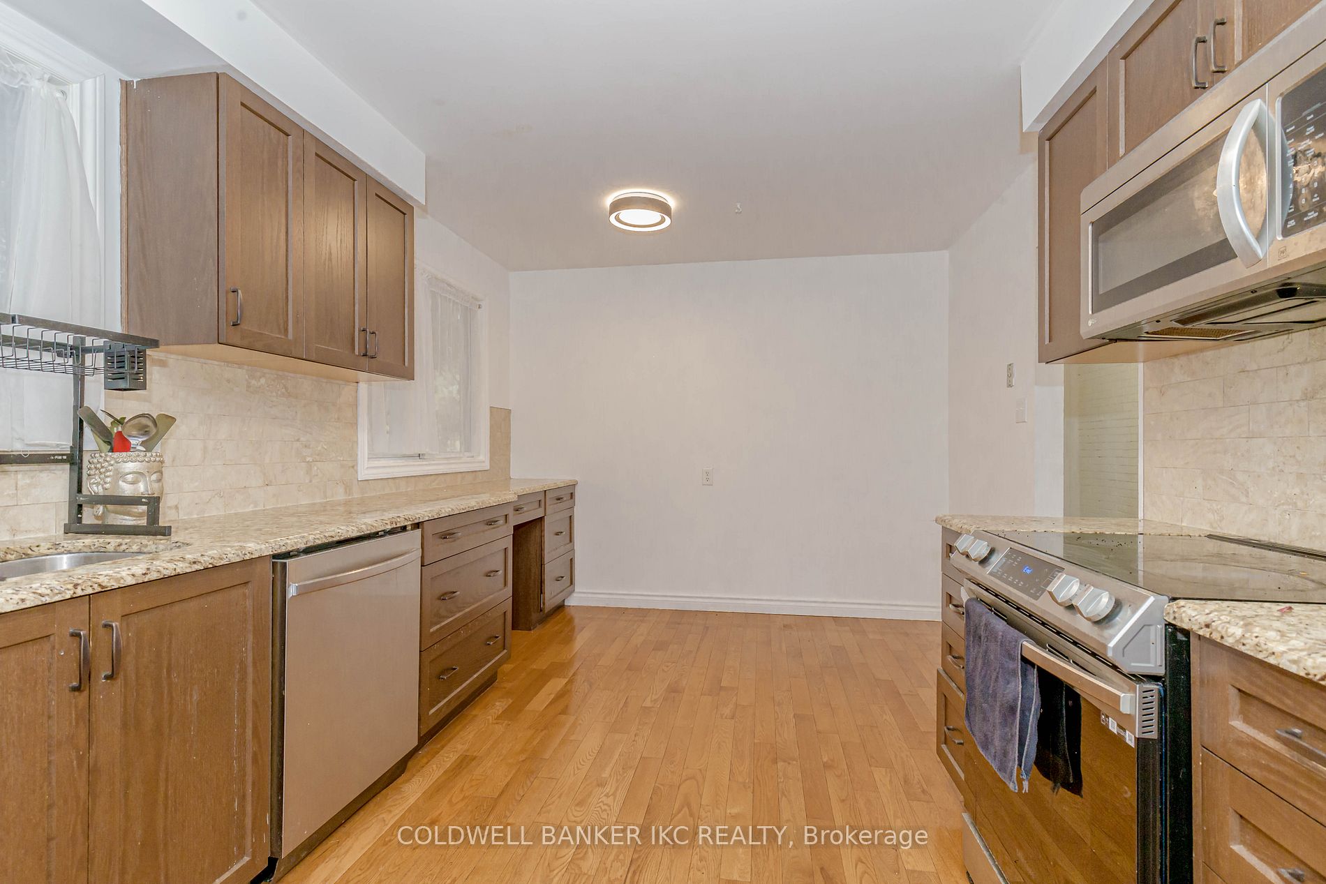 79 Ann St