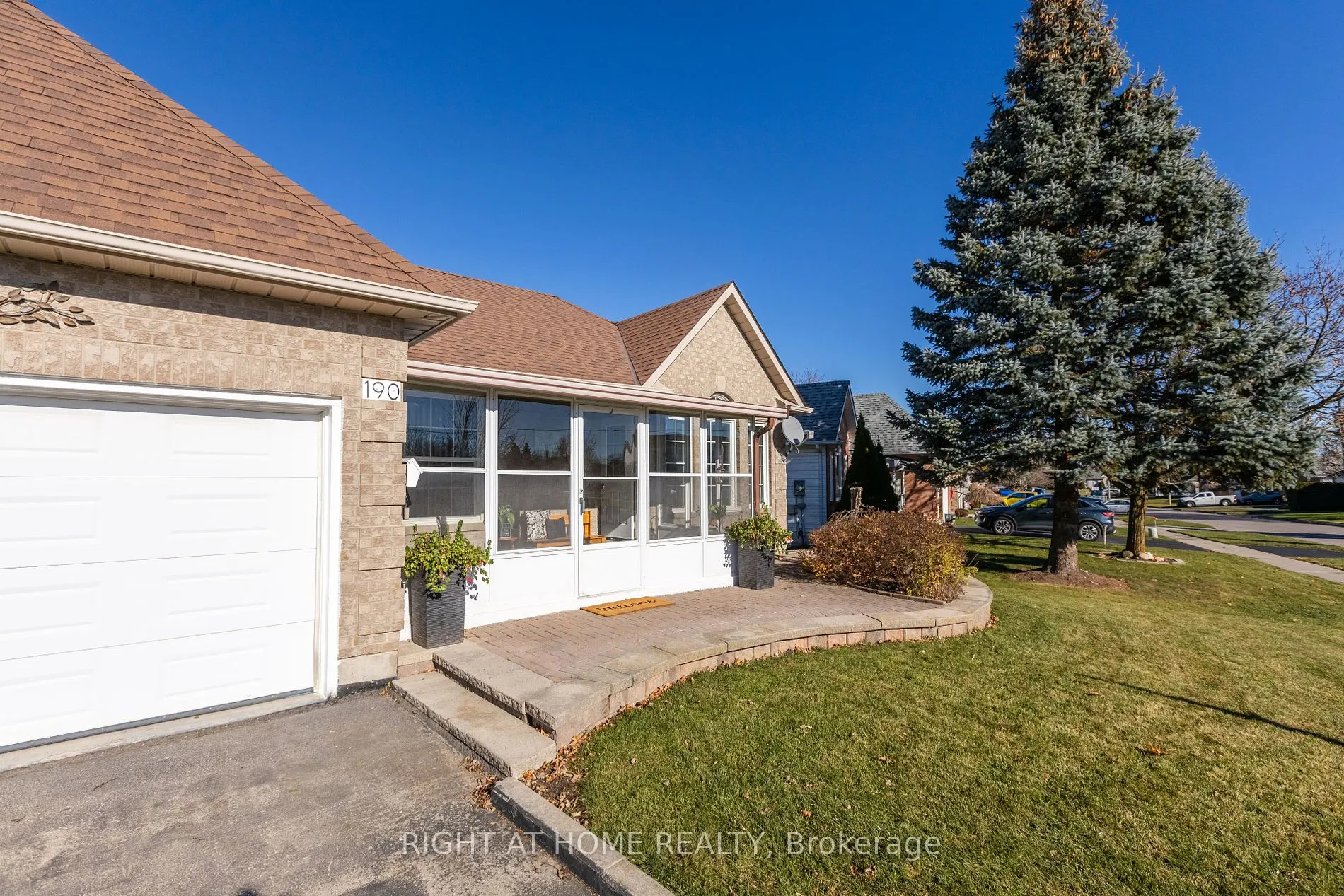 190 Elgin St