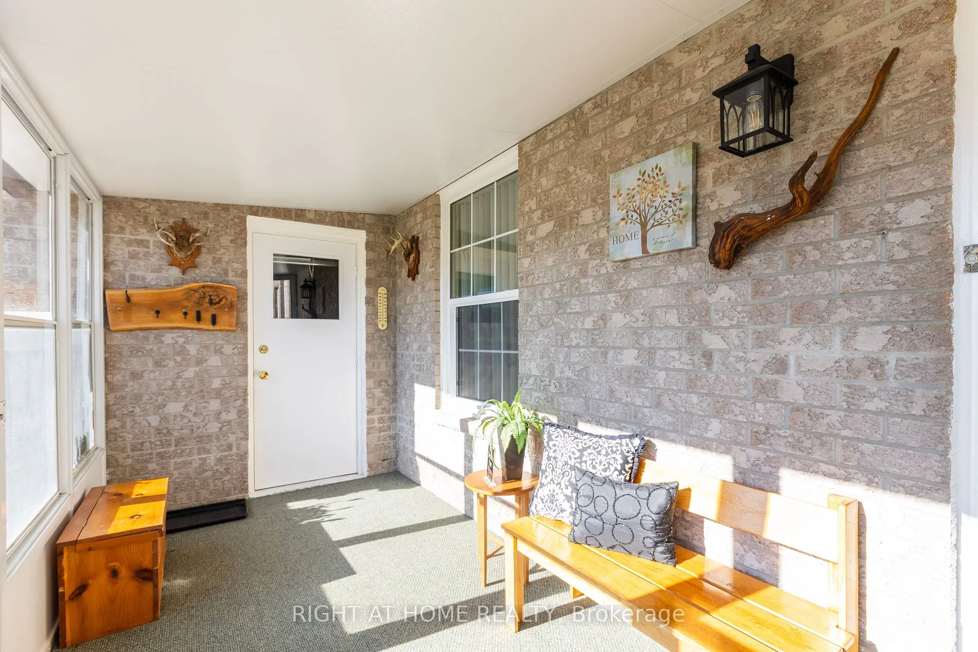 190 Elgin St