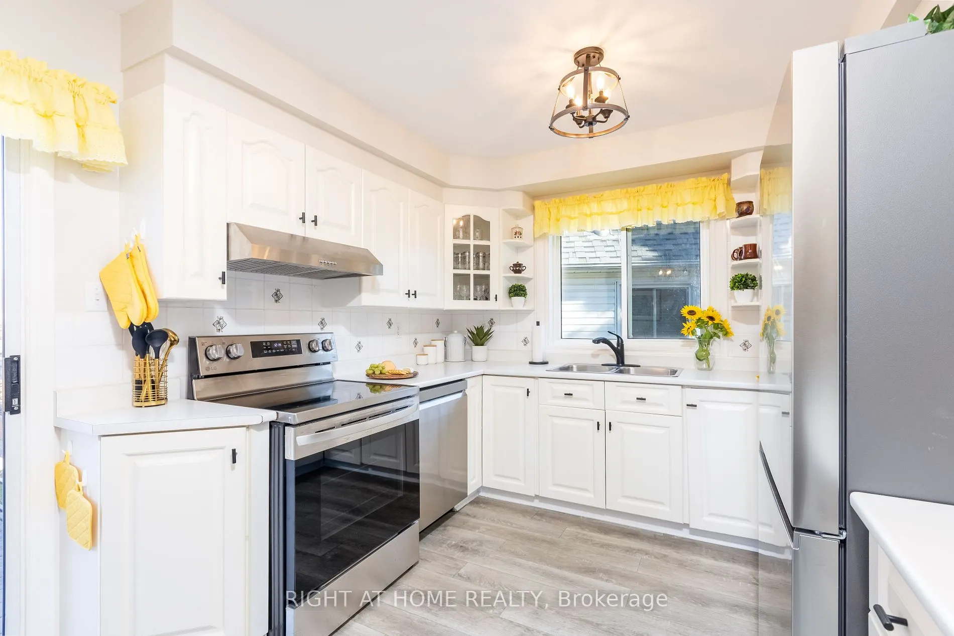 190 Elgin St