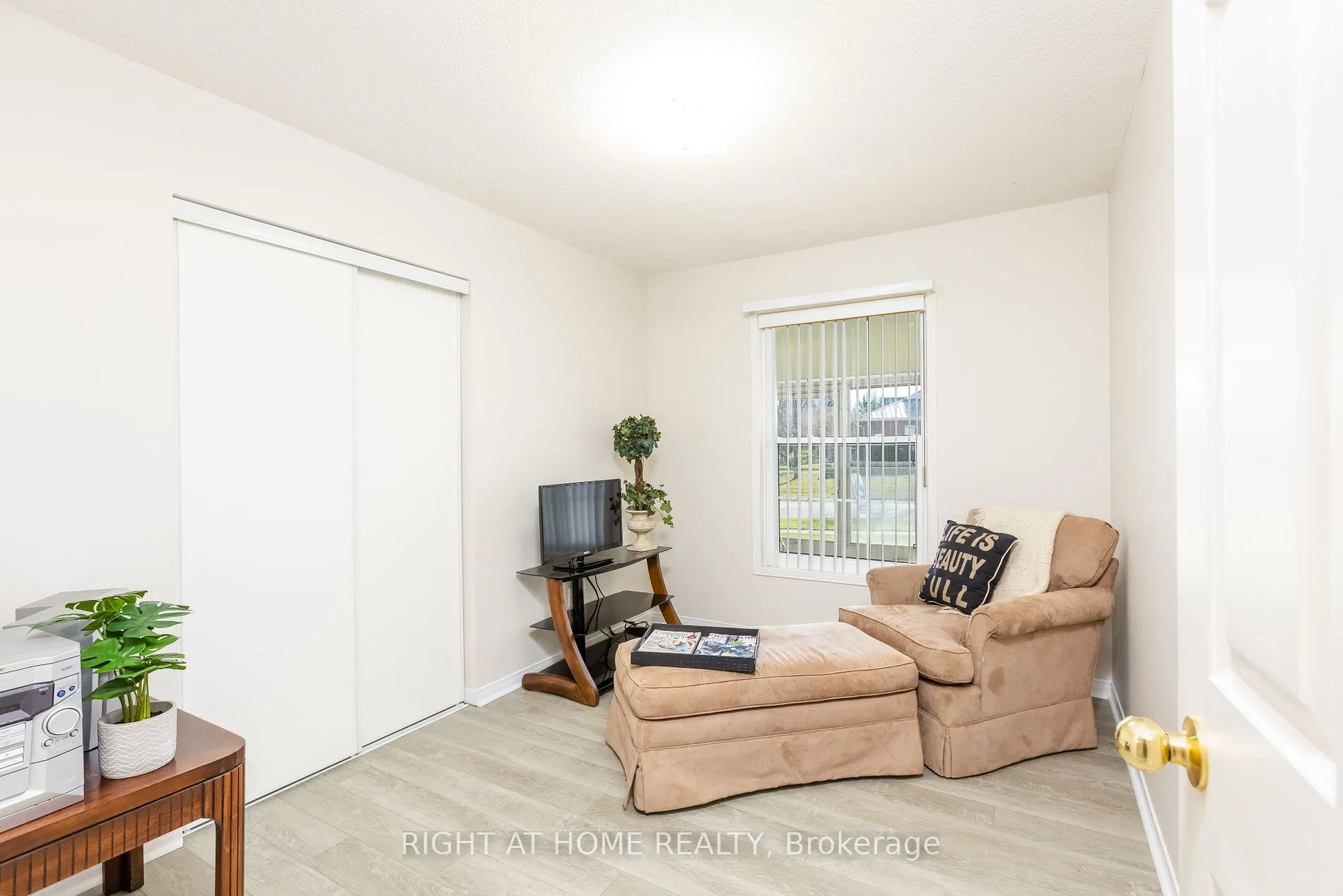 190 Elgin St