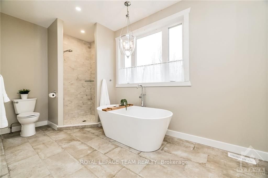 691 RIDEAU RIVER Rd