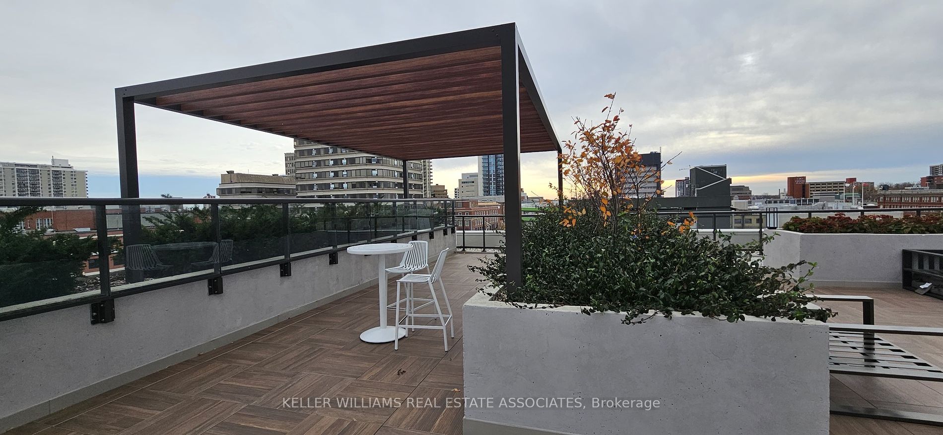 55 Duke St W, #409