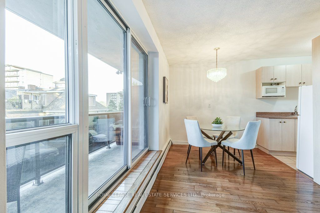 81 Charlton Ave E, #201