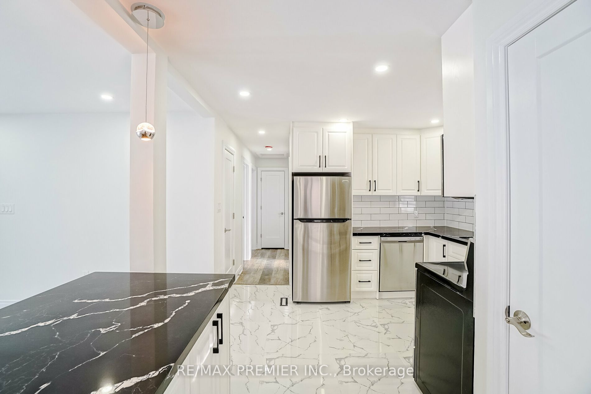 8 Marlborough Rd, #Main FL