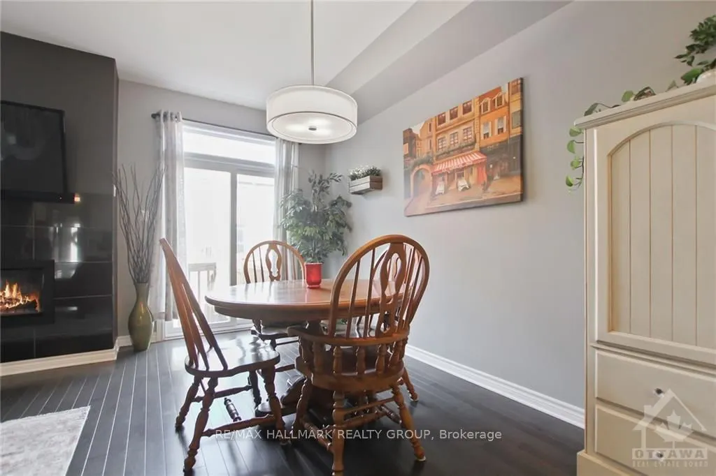 225 King St