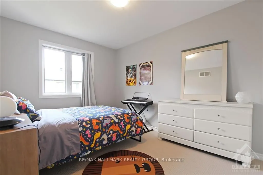225 King St