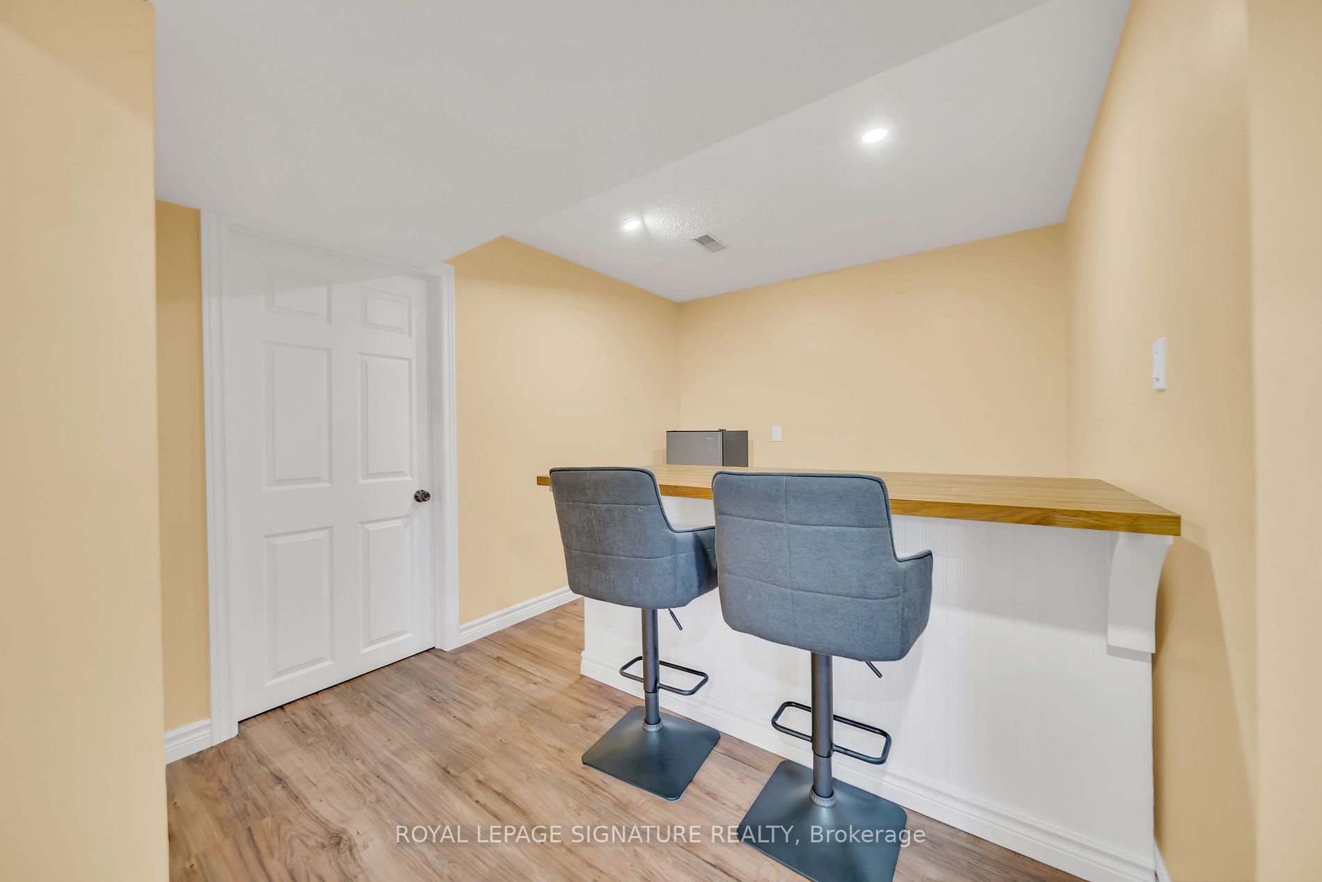 219 Elmira Rd S