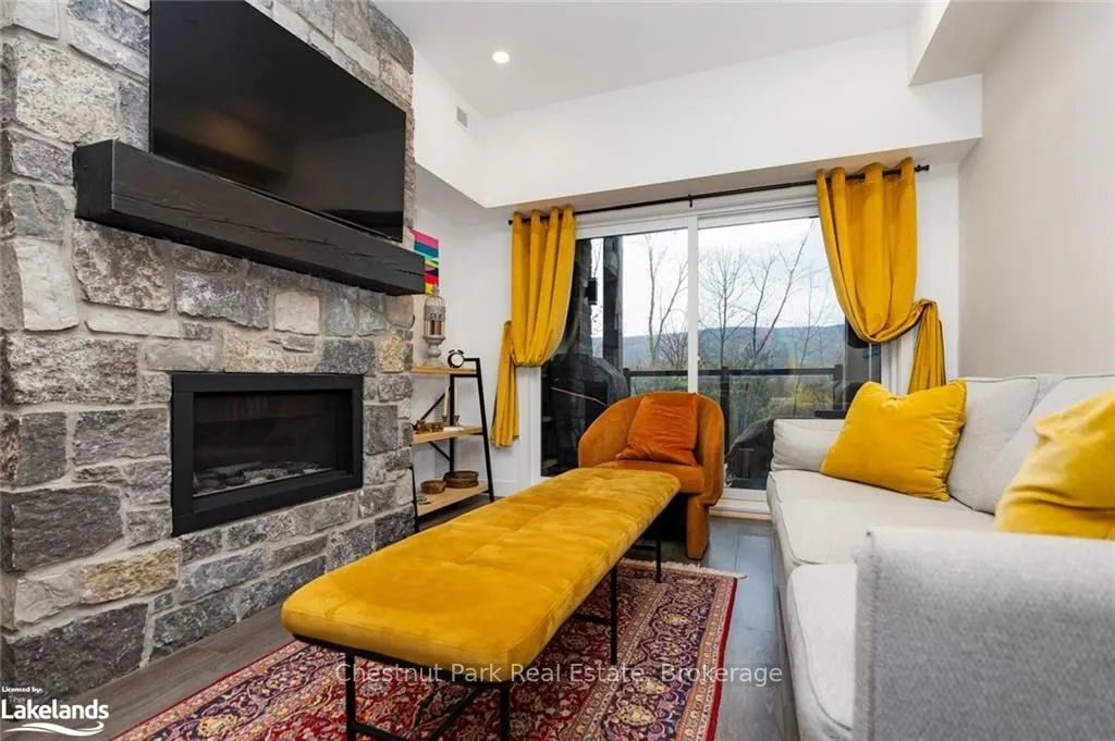 18 BECKWITH LANE #202