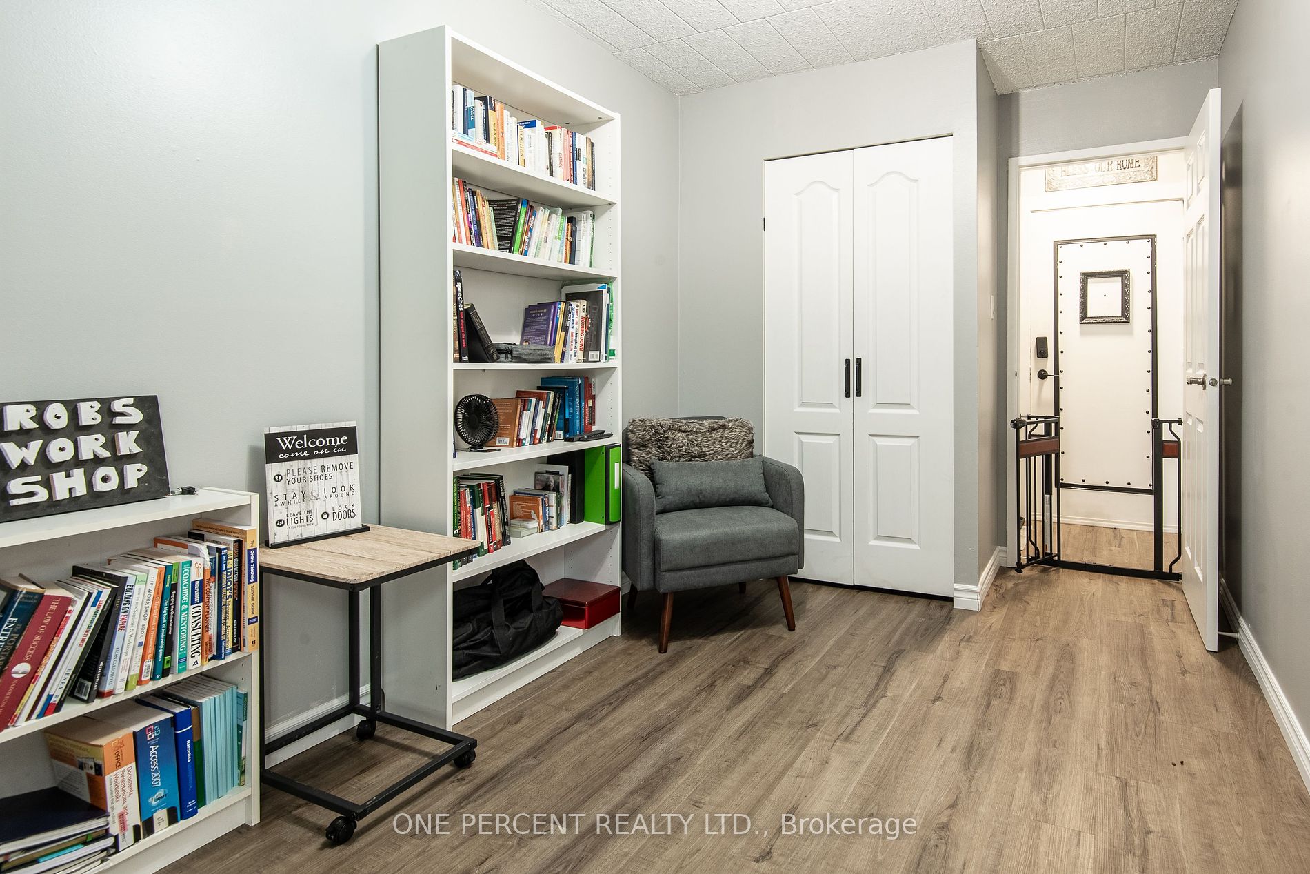 105 Conroy Cres, #103
