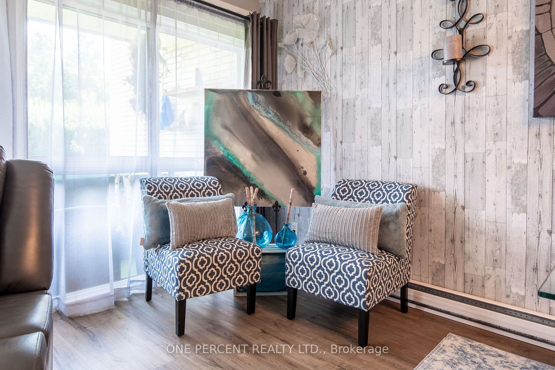 105 Conroy Cres, #103