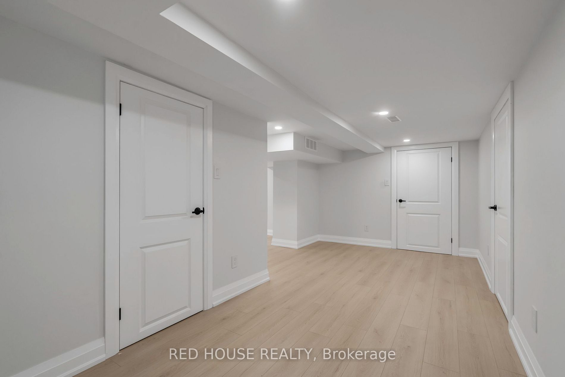 10 Bayside Ave