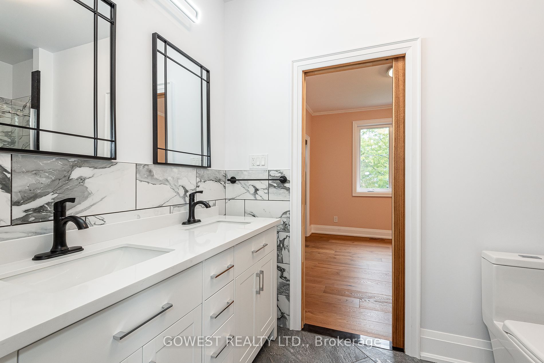 20 Tasker St