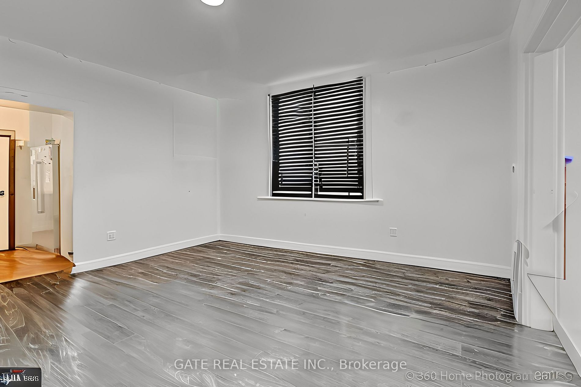 99 Leeming St