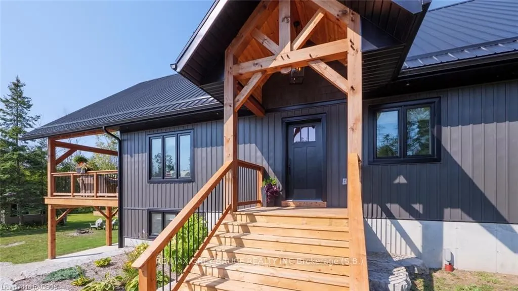 143 OLIPHANT Way