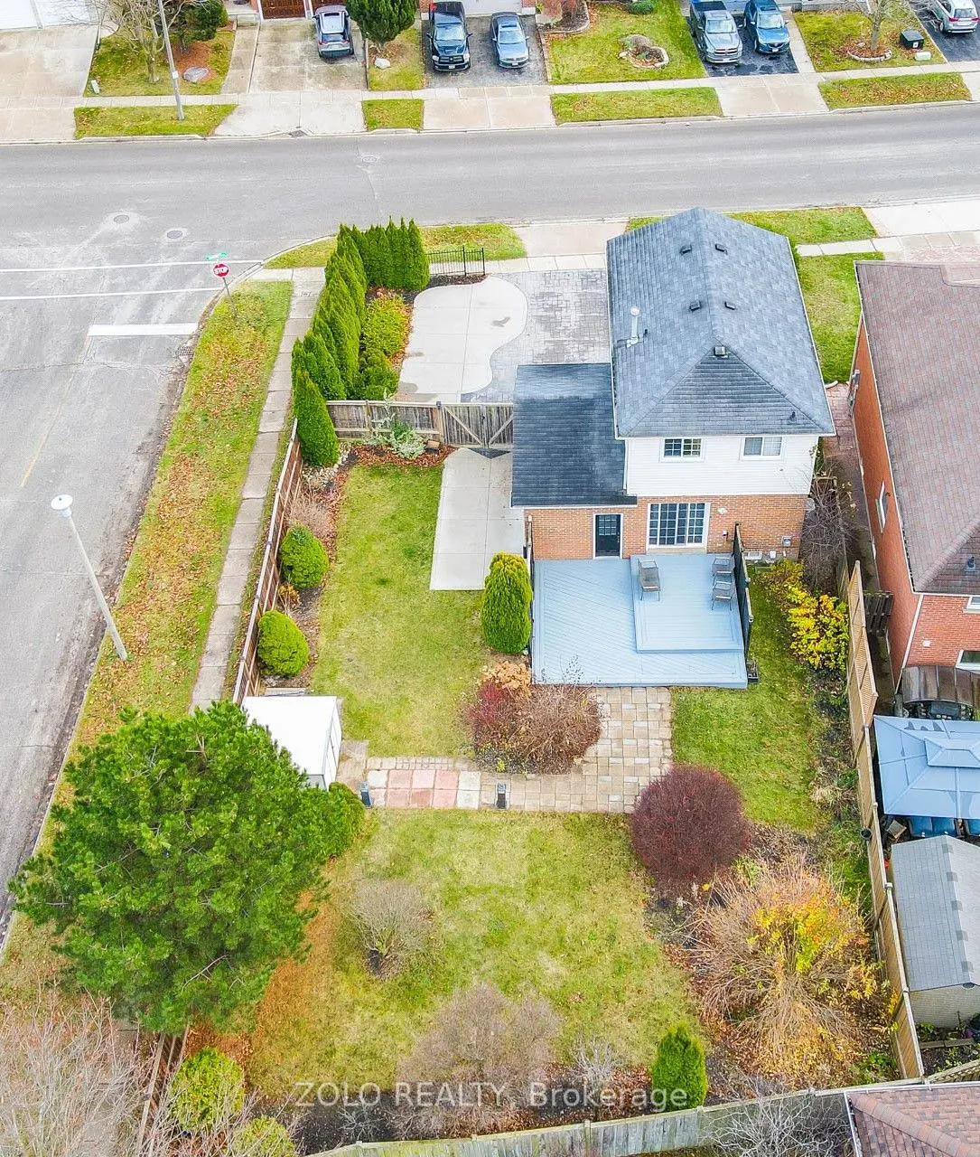 371 Burnett Ave