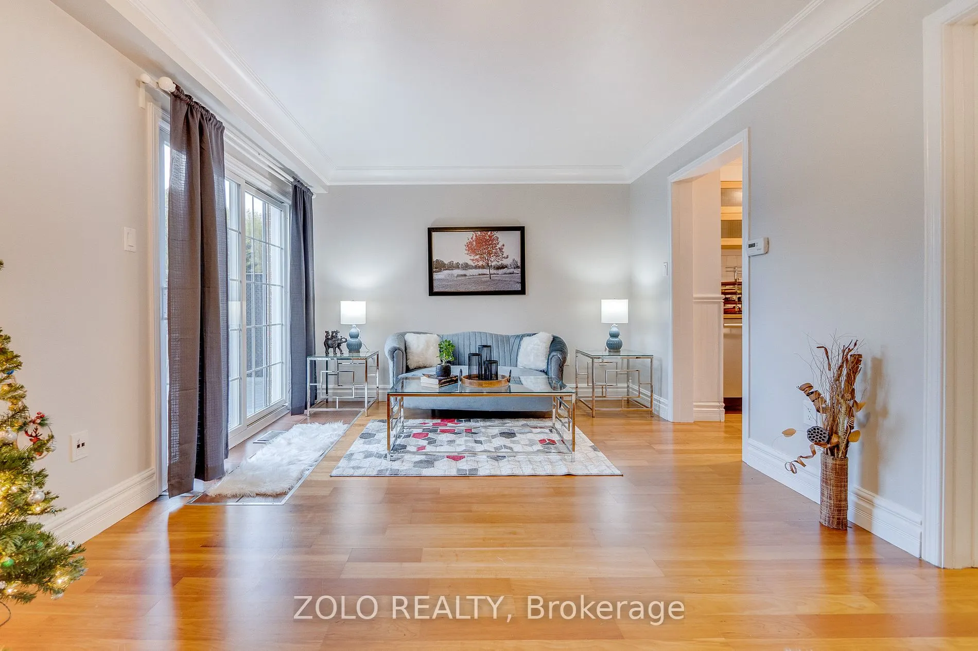 371 Burnett Ave