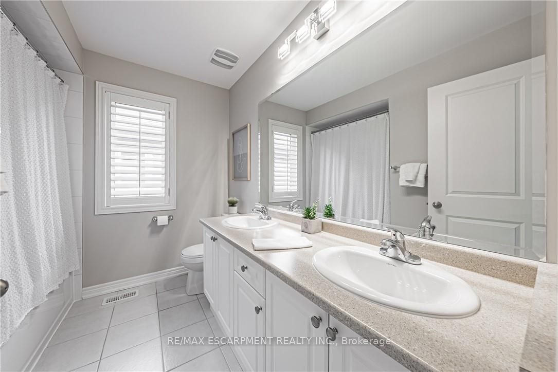 51 Narbonne Cres