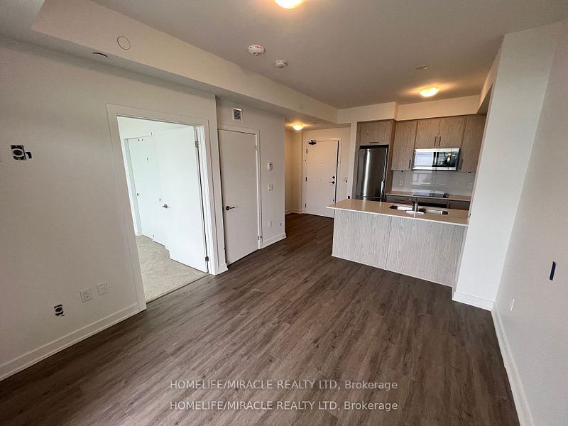 600 North Service Rd, #513