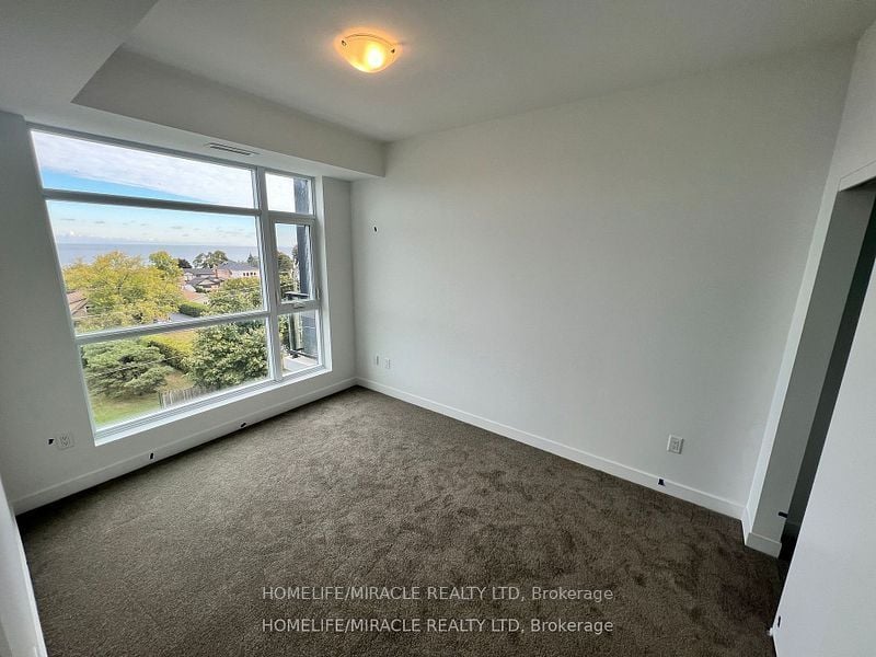 600 North Service Rd, #513