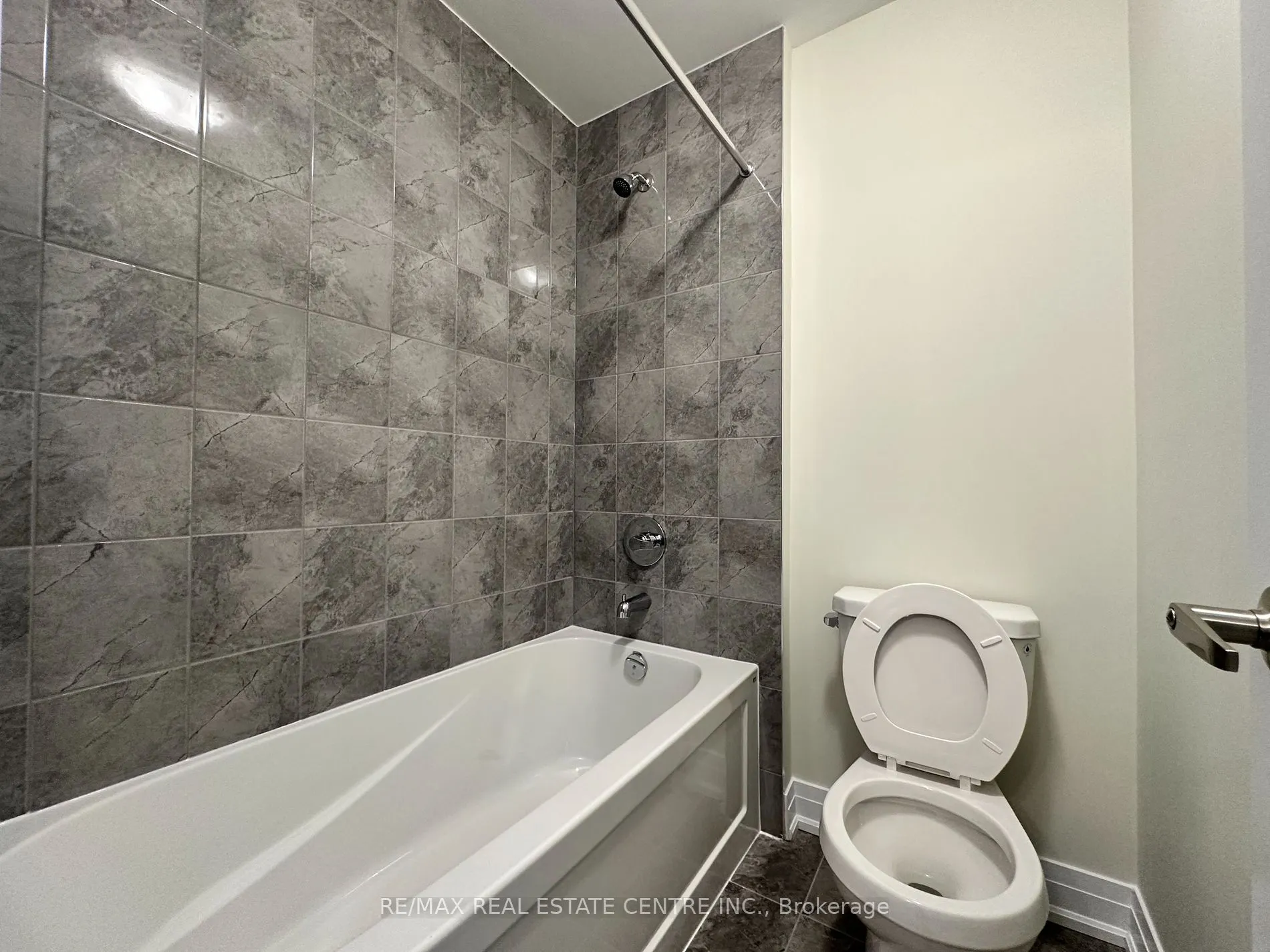 124 Lumb Dr