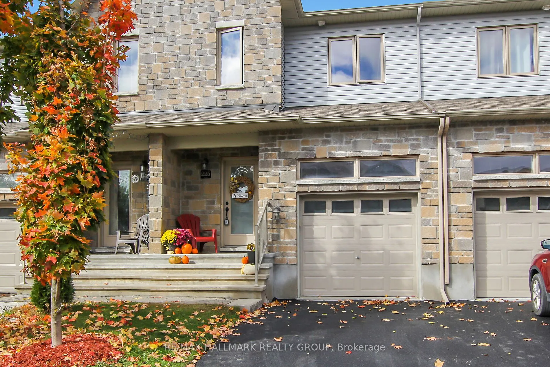 225 King St
