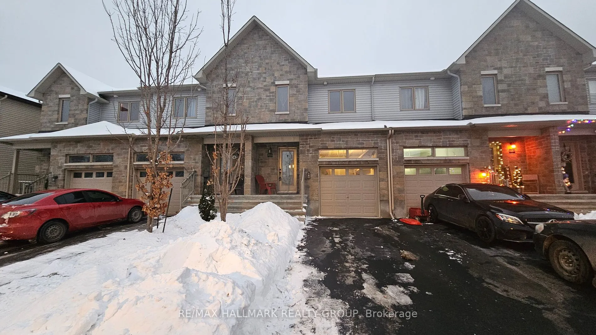 225 King St