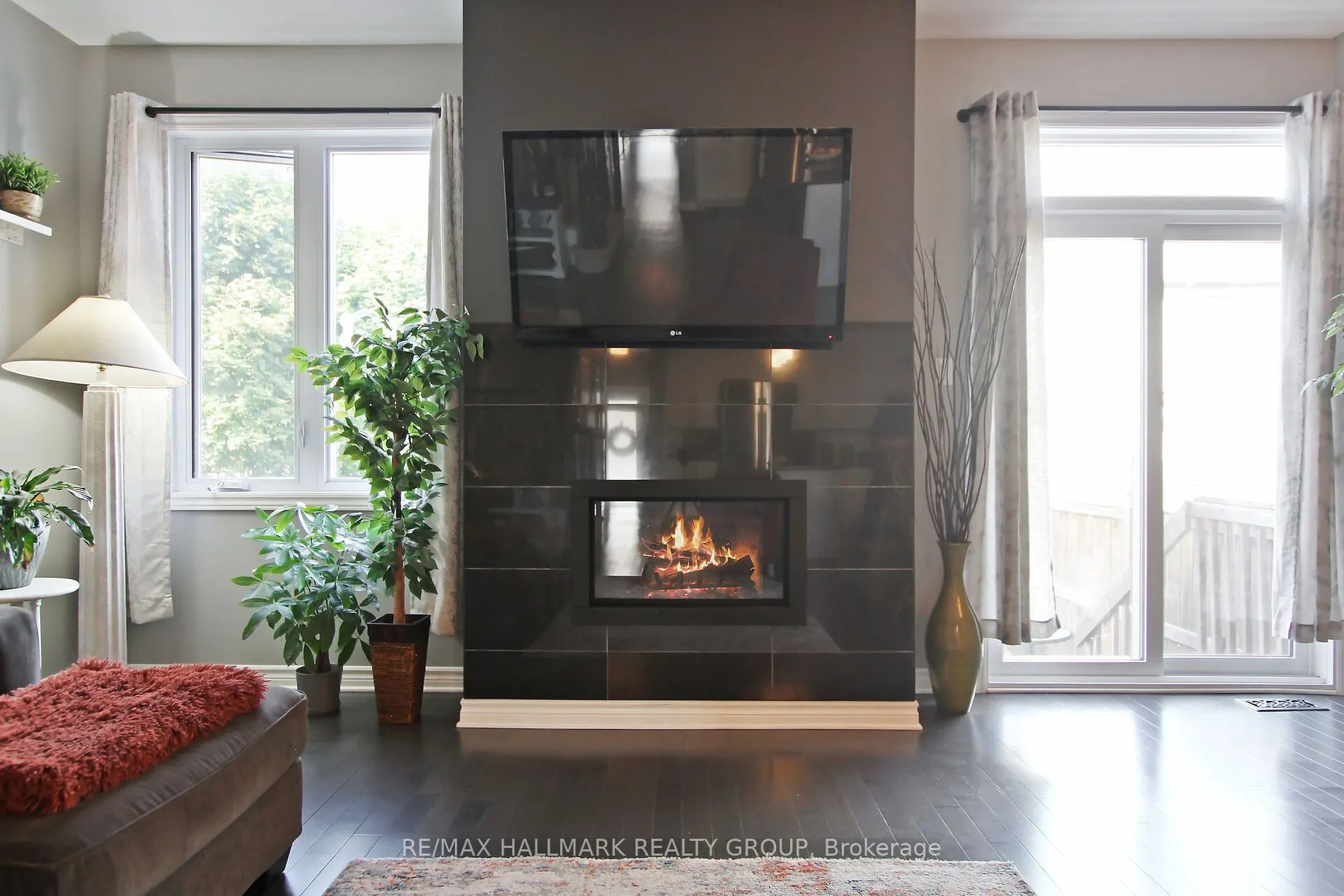 225 King St