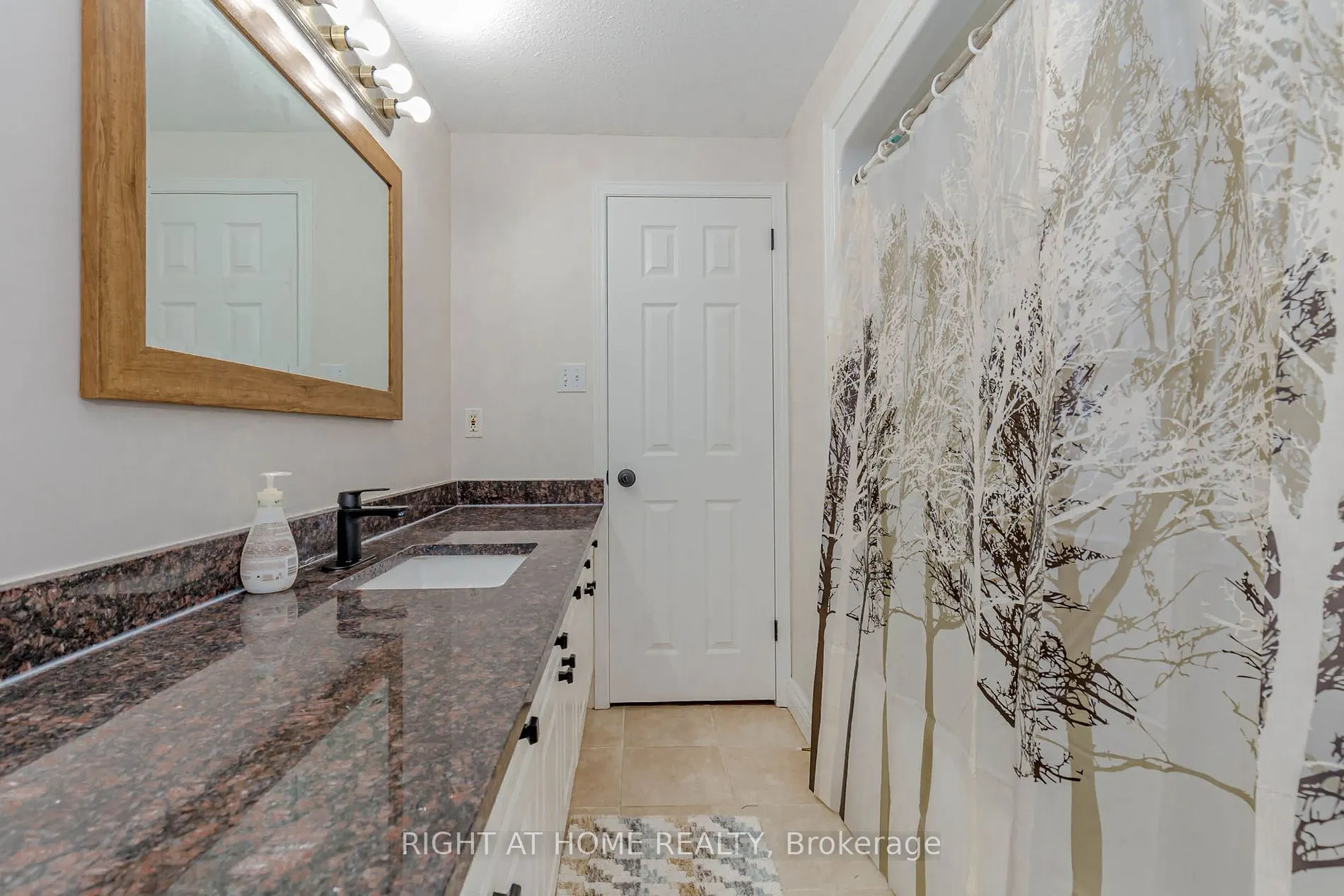 51 Hawkins Dr