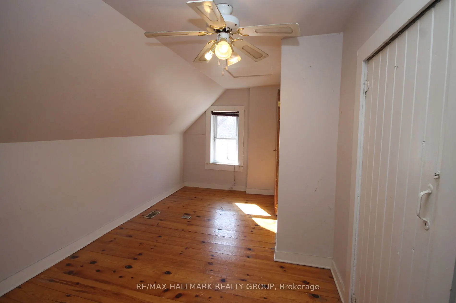 923 CENTER St