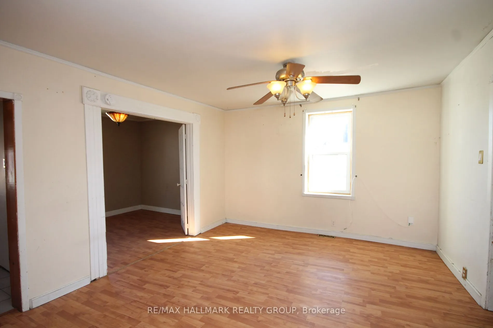 923 CENTER St